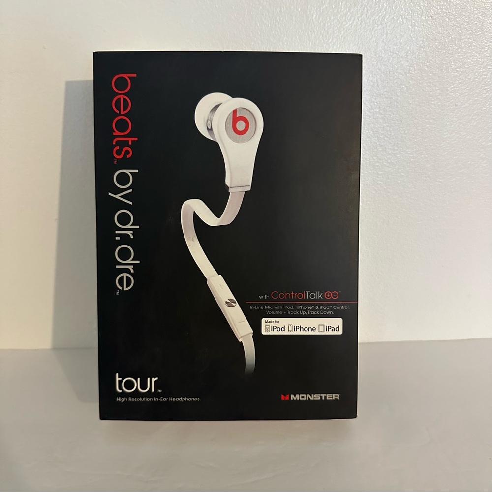 Beats by DRE MONSTER tour high resolution in ear headphones IN WHITE